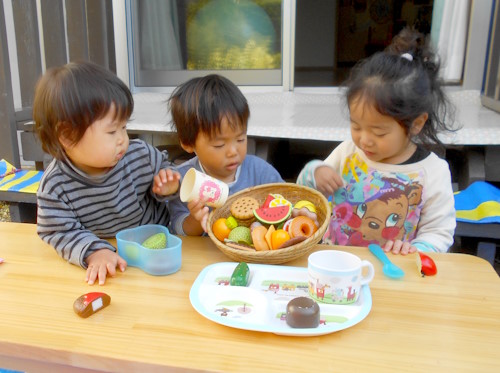 おりーぶ保育室　お庭遊び