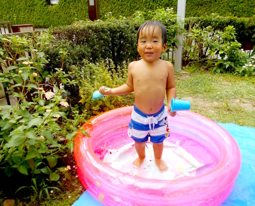 おりーぶ保育室　お庭遊び