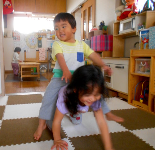 おりーぶ保育室　室内遊び