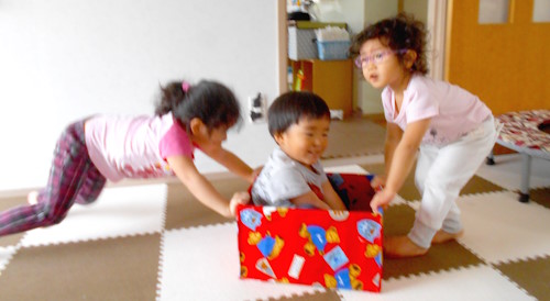 おりーぶ保育室　室内遊び